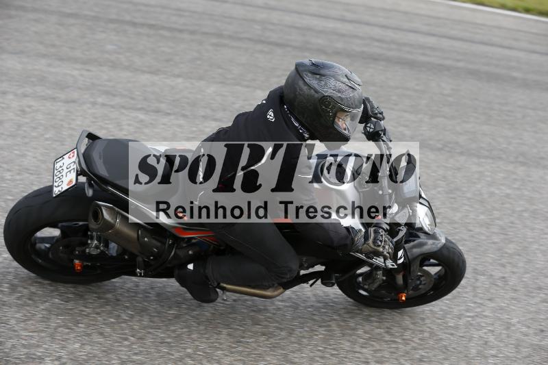 Archiv-2025/09 22.04.2025 Cornu Master School ADR/rot-rouge/40